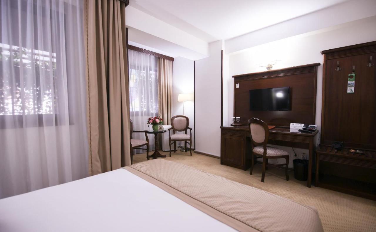 Hotel Carmen 4*